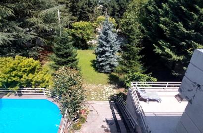 იყიდება ახალი გარემონტებული 9 ოთახიანი სახლი წყნეთში